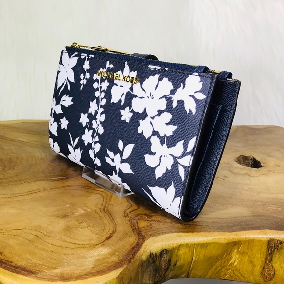 Michael Kors Jet Set Double Zip Floral Wristlet - Picture 2 of 8